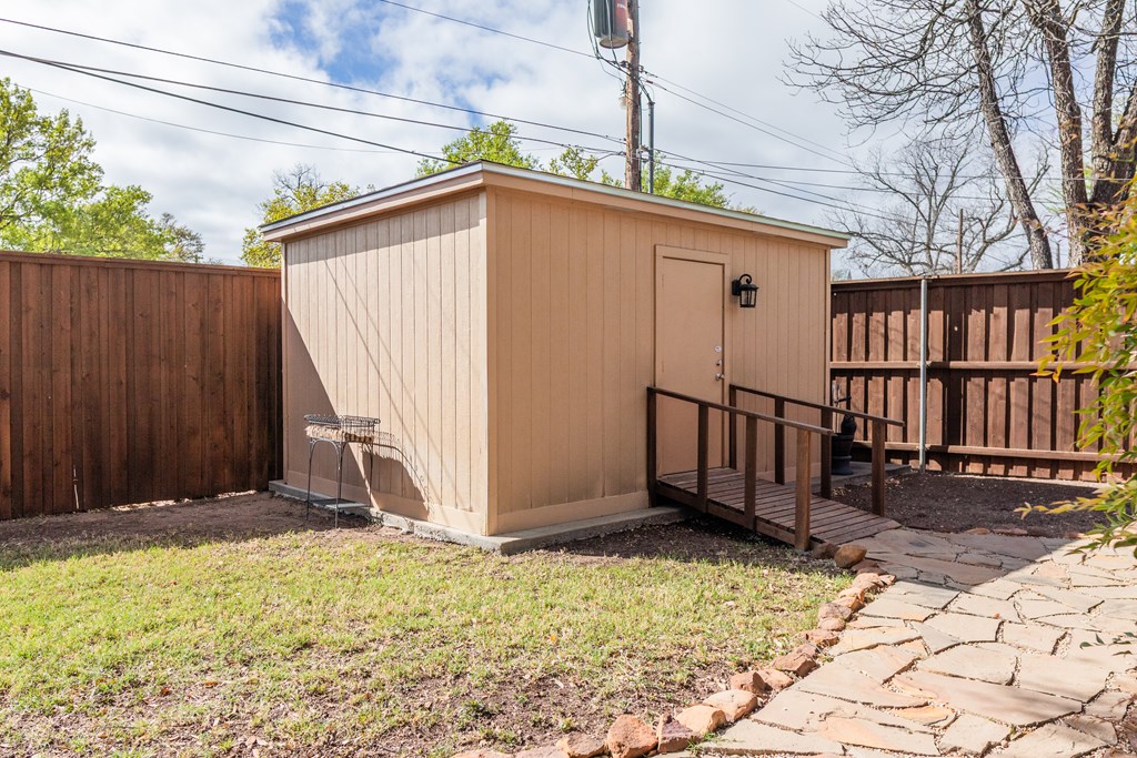 2627 Live Oak St, San Angelo, Texas image 45