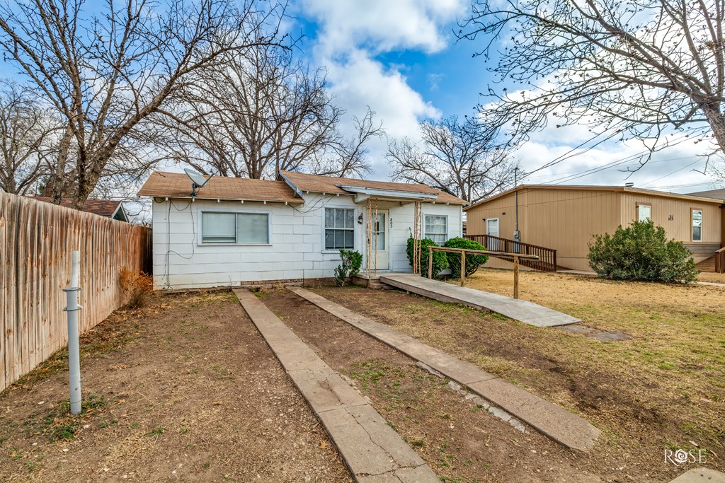 805 Mesquite Ave, Sonora, Texas image 3