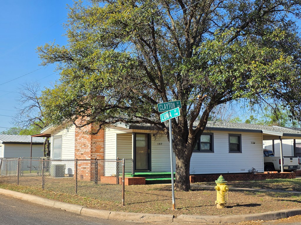 137 Clayton St, San Angelo, Texas image 2