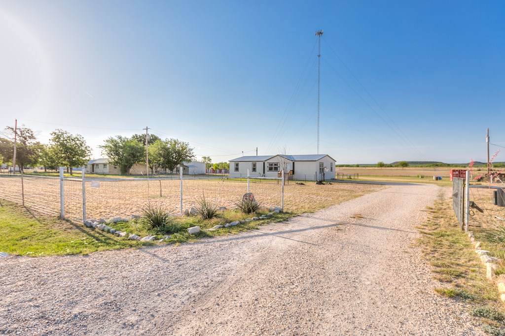 76 Sallee Rd, Mertzon, Texas image 2