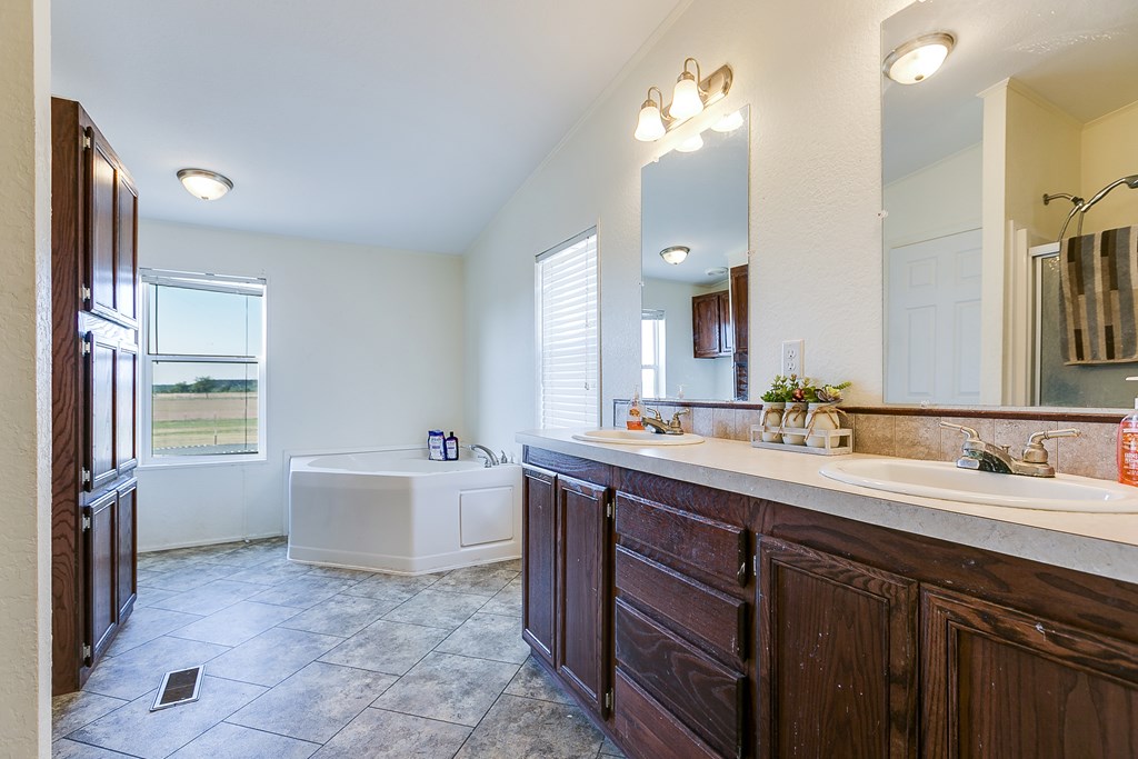 76 Sallee Rd, Mertzon, Texas image 17