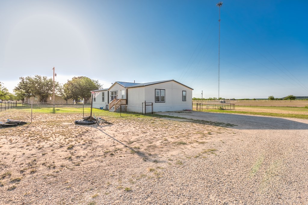 76 Sallee Rd, Mertzon, Texas image 4