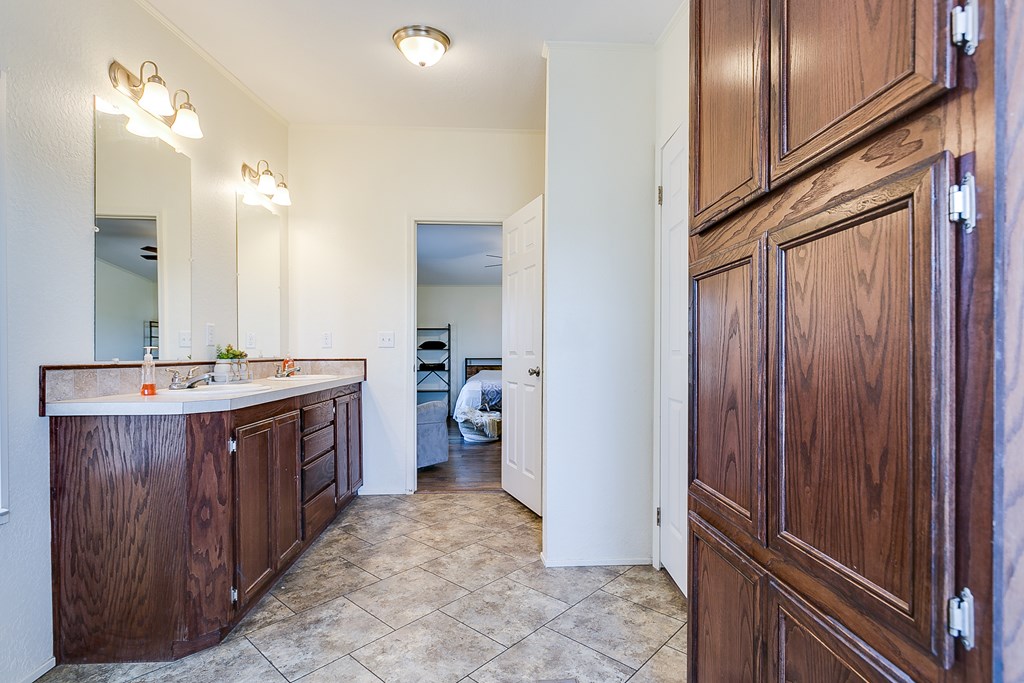 76 Sallee Rd, Mertzon, Texas image 18