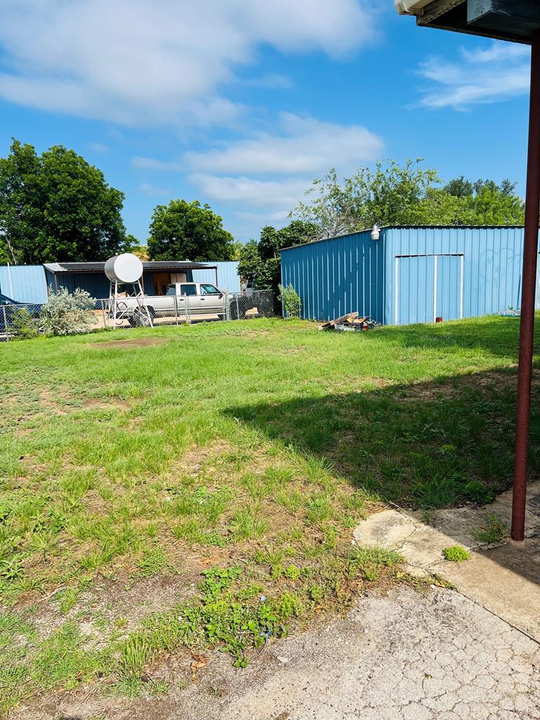 810 N 11th St, Junction, Texas image 13