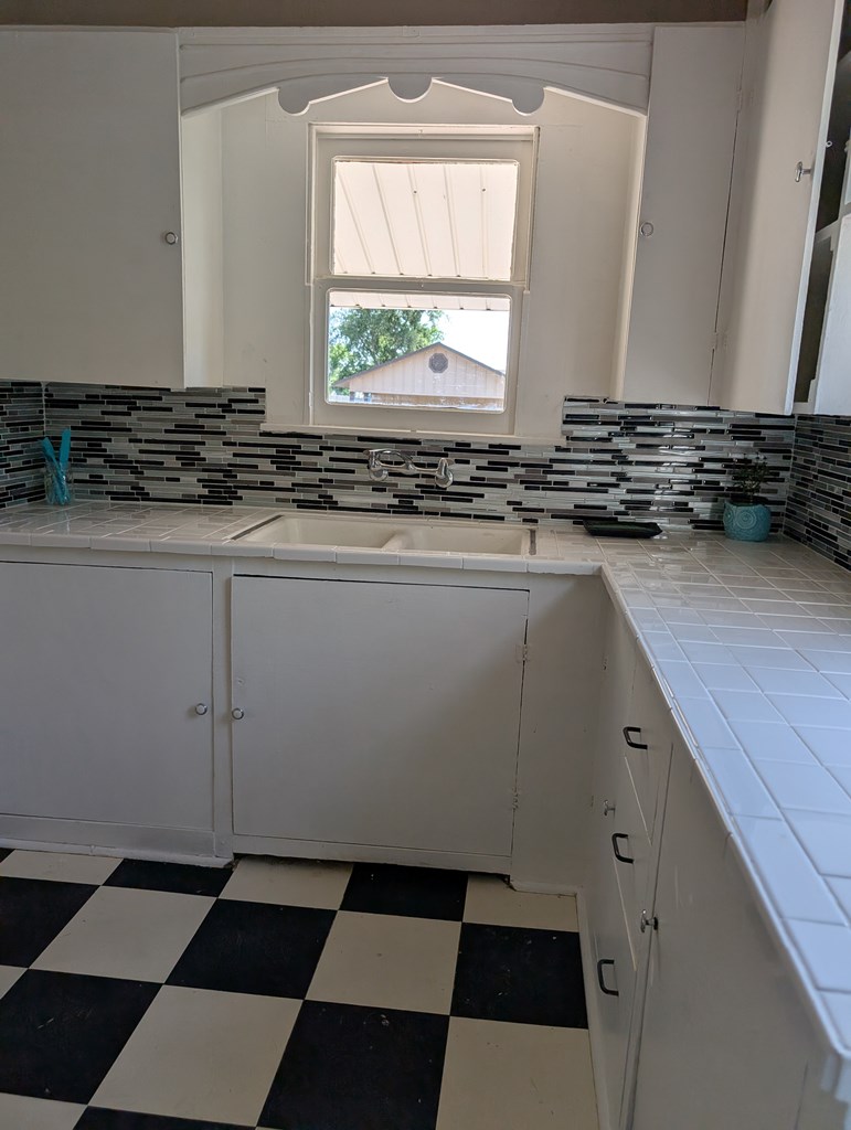 718 N Adams Ave, San Angelo, Texas image 10
