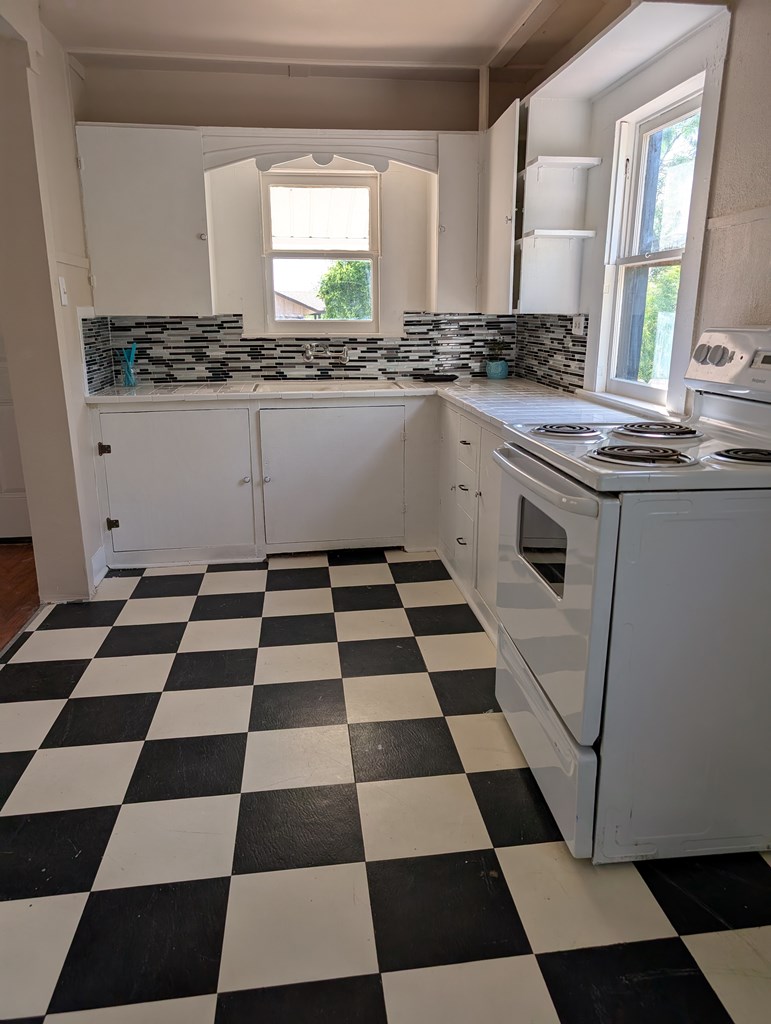 718 N Adams Ave, San Angelo, Texas image 11