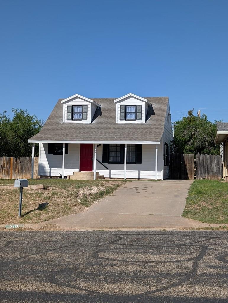 718 N Adams Ave, San Angelo, Texas image 1