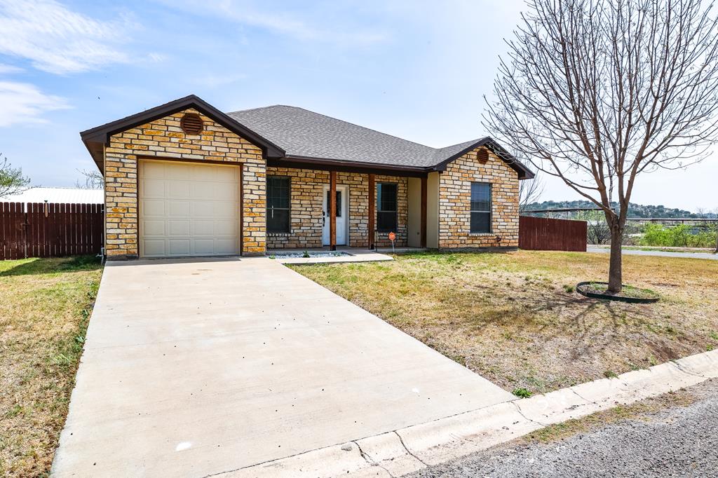 102 Dove Dr, Ozona, Texas image 1