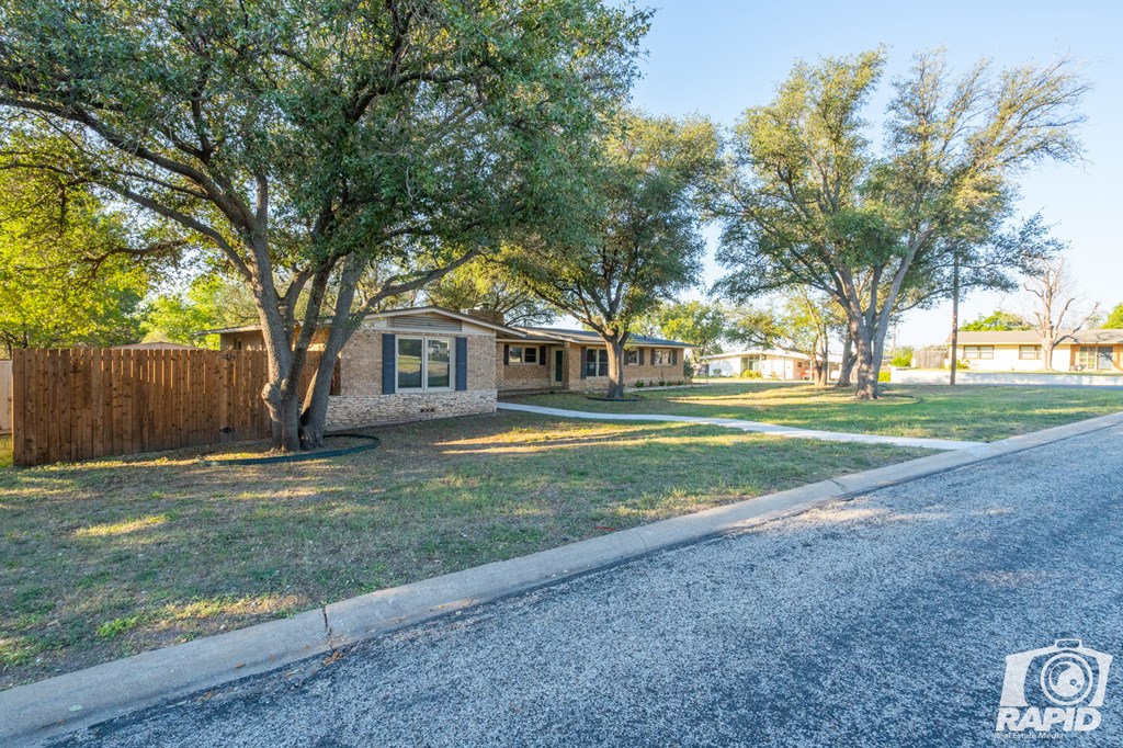 1918 Rebecca Dr, San Angelo, Texas image 3