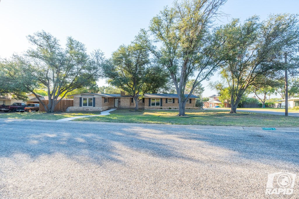 1918 Rebecca Dr, San Angelo, Texas image 2