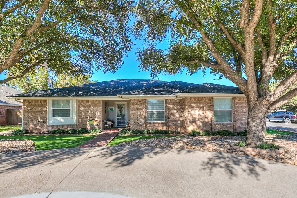 4102 Scarlet Oak Court, San Angelo, Texas image 2