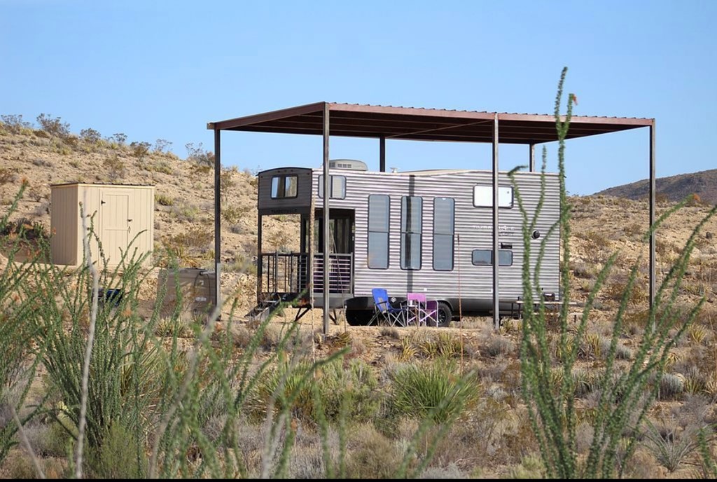 10 Falcon Lane, Terlingua, Texas image 4