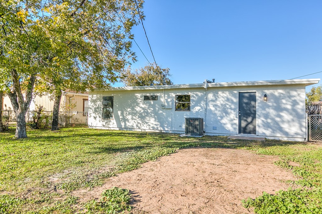 909 E 23rd St, San Angelo, Texas image 18