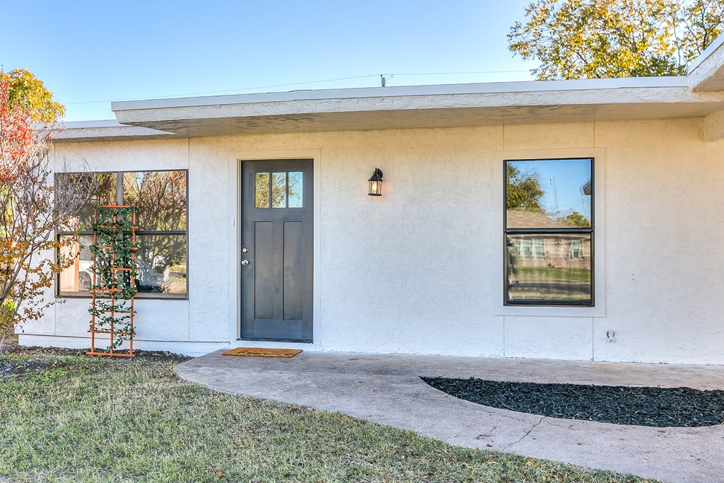 909 E 23rd St, San Angelo, Texas image 2