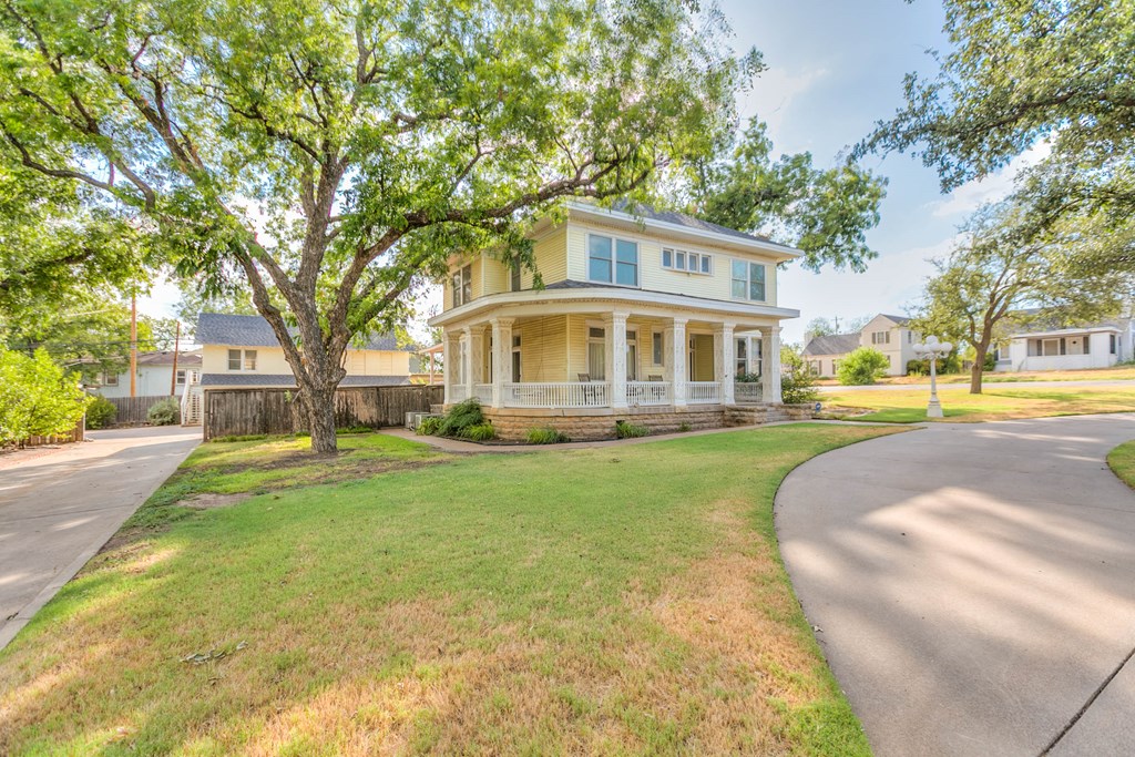 307 N 8th St, Ballinger, Texas image 3