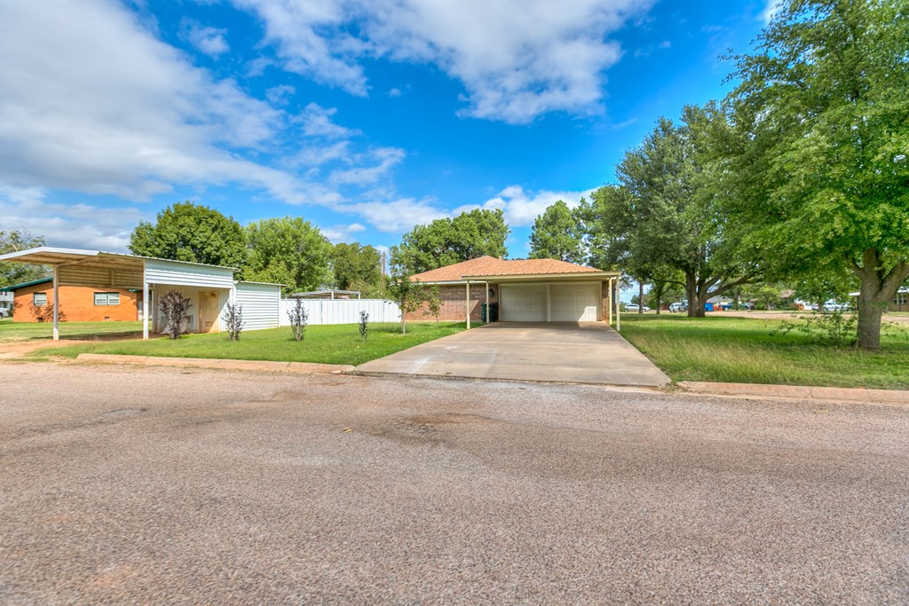 324 Cumbie St, Bronte, Texas image 4