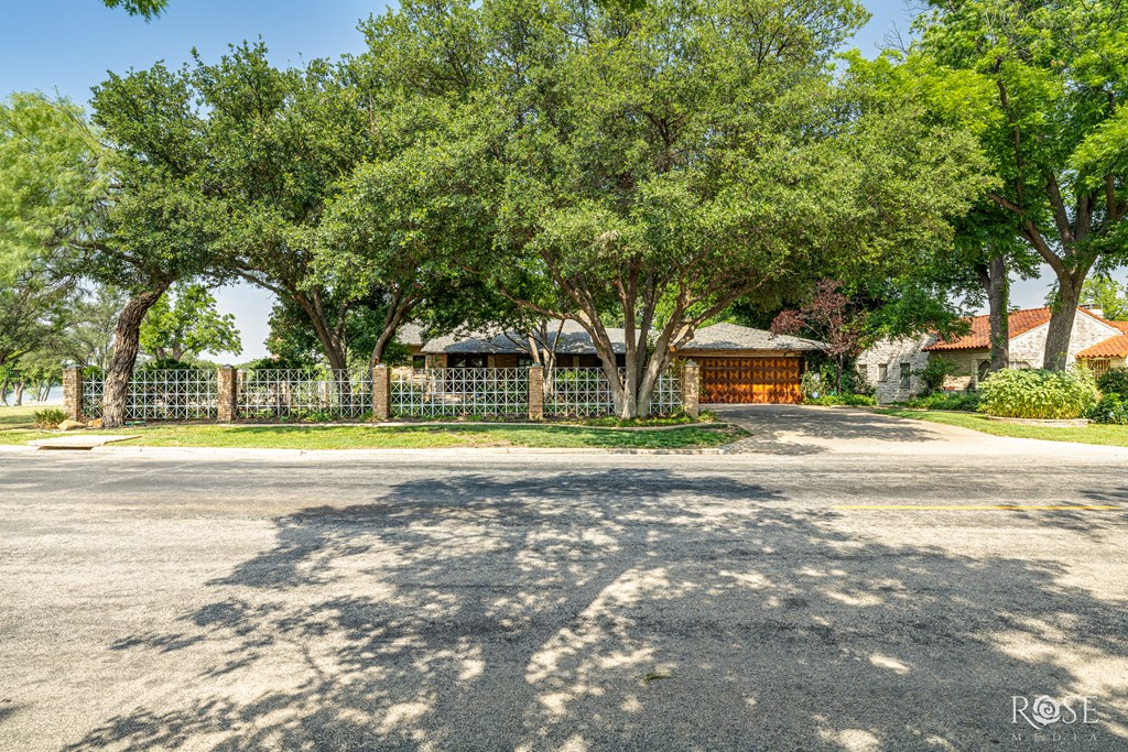 1703 Christoval Rd, San Angelo, Texas image 2