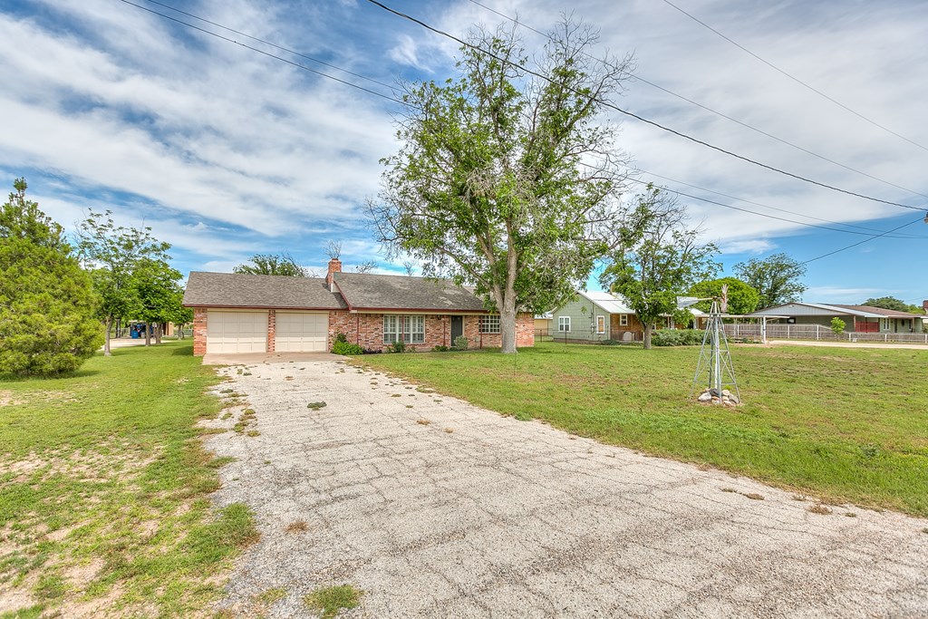 4302 Homestead Circle, Wall, Texas image 4