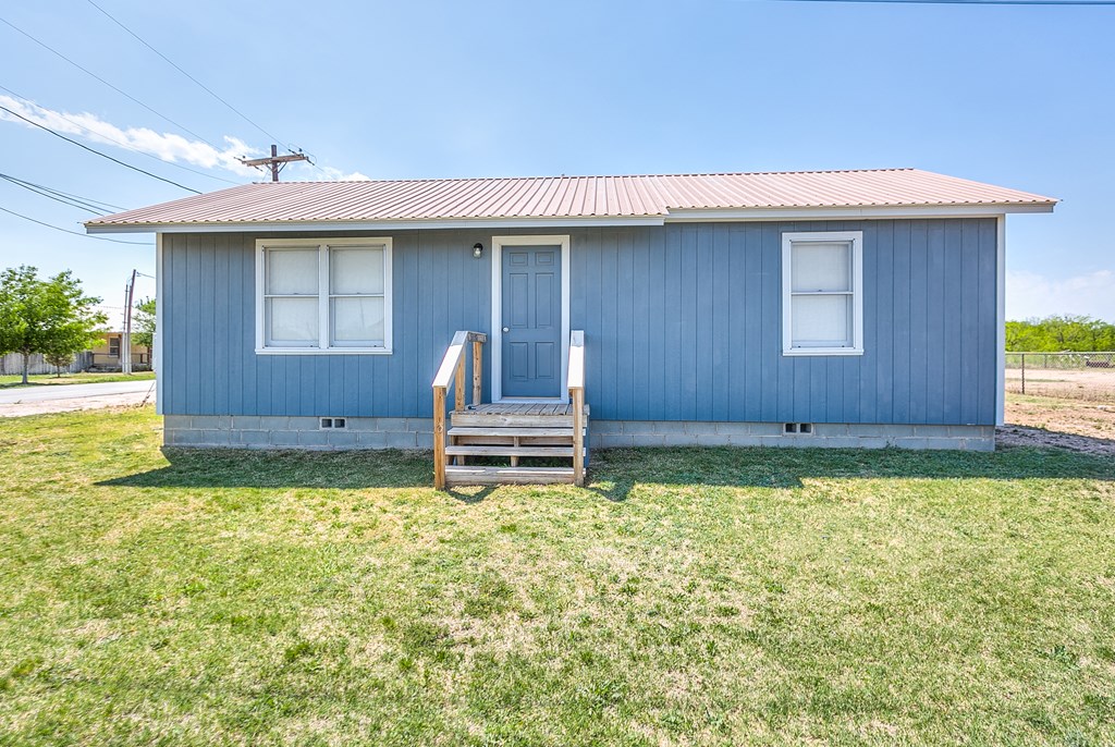 901 Labadie, Sterling City, Texas image 3