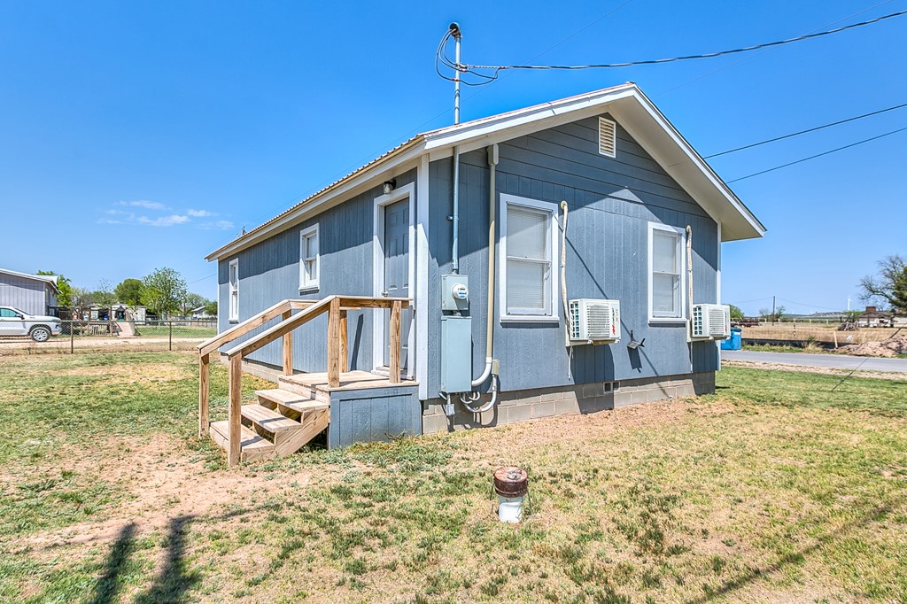 901 Labadie, Sterling City, Texas image 19
