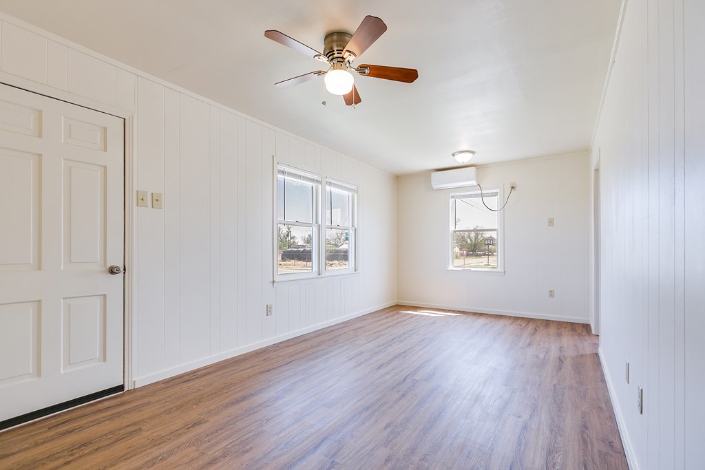 901 Labadie, Sterling City, Texas image 6