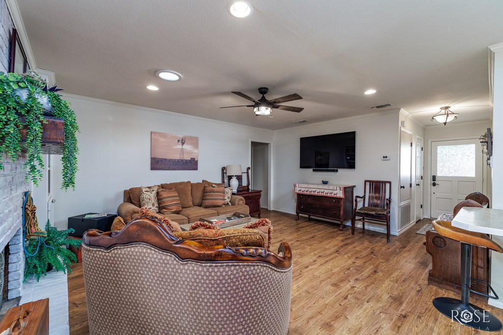201 Hudspeth St, Sonora, Texas image 15
