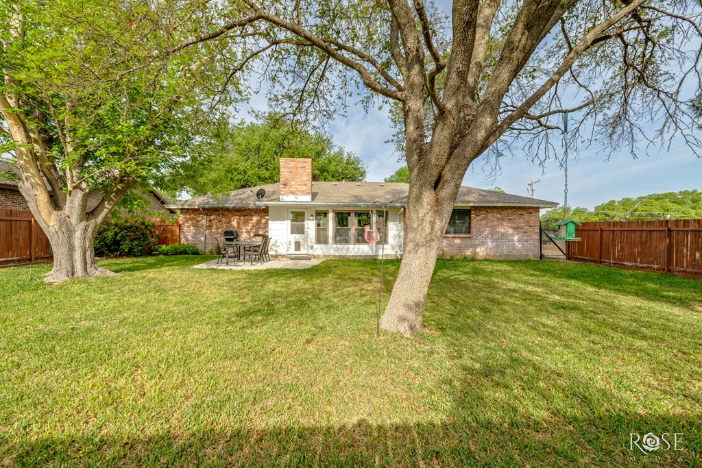 201 Hudspeth St, Sonora, Texas image 5