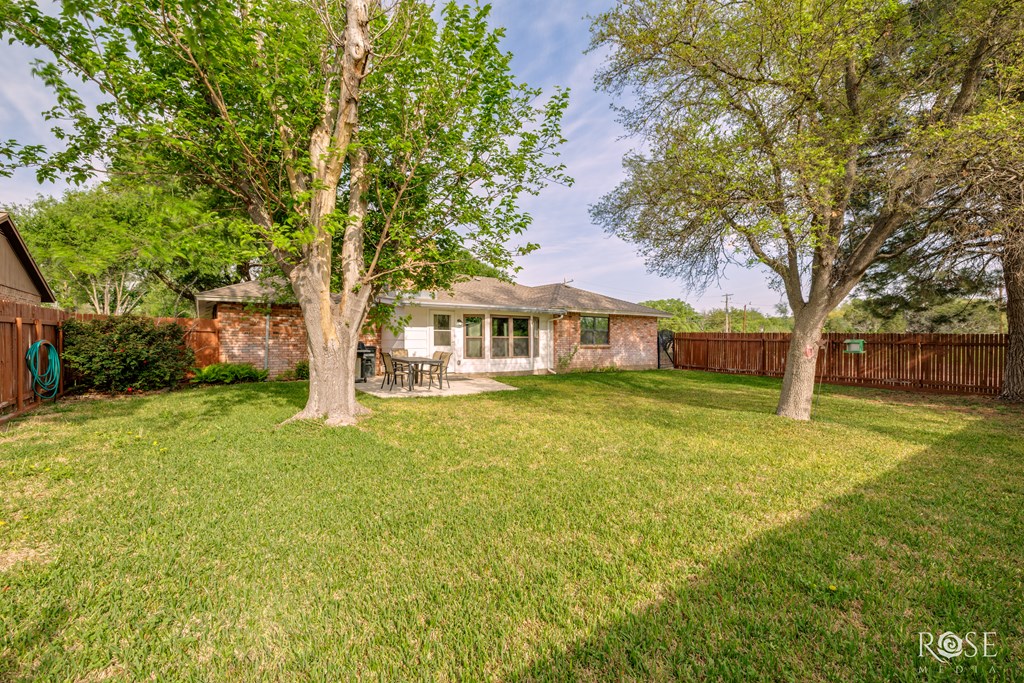 201 Hudspeth St, Sonora, Texas image 4