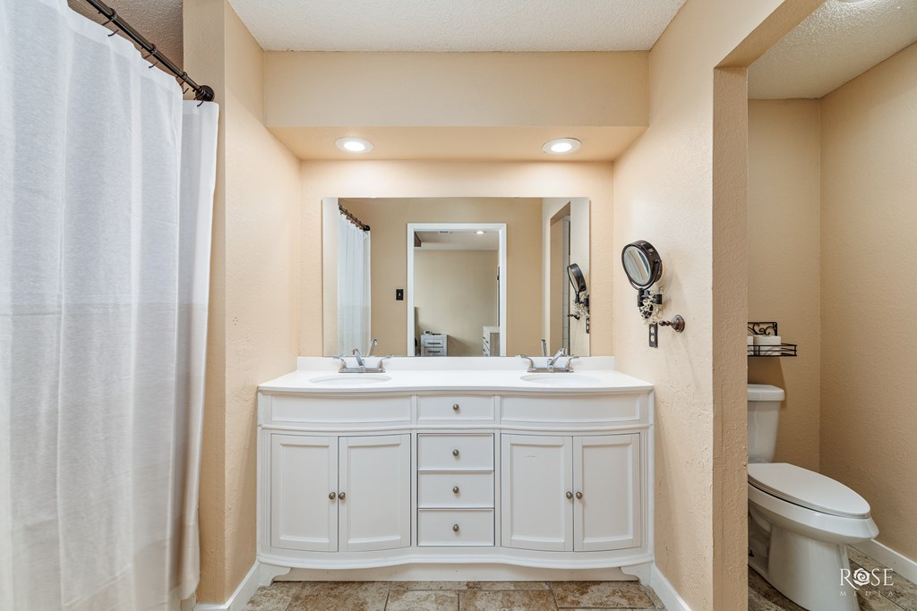 307 E 12th St, Big Lake, Texas image 4