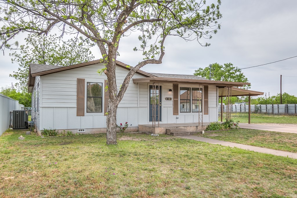 2105 Shelton St, San Angelo, Texas image 2