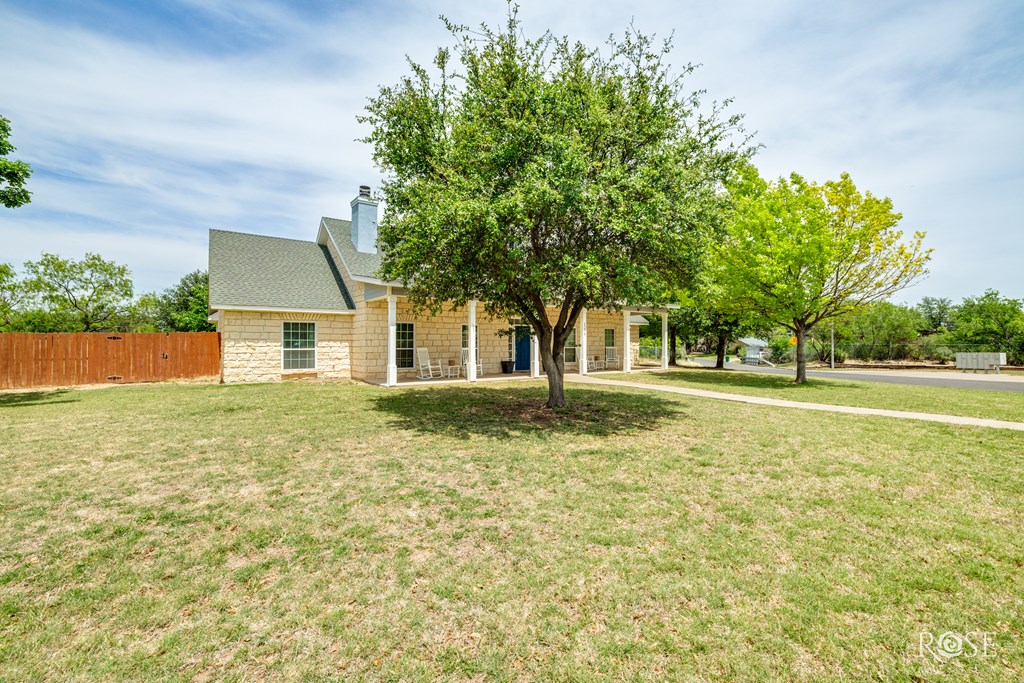 1258 Gleneagles Dr, San Angelo, Texas image 5