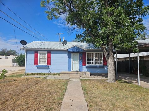 Homes For Sale - 804 S Water Avenue<br/> Sonora, TX 76950