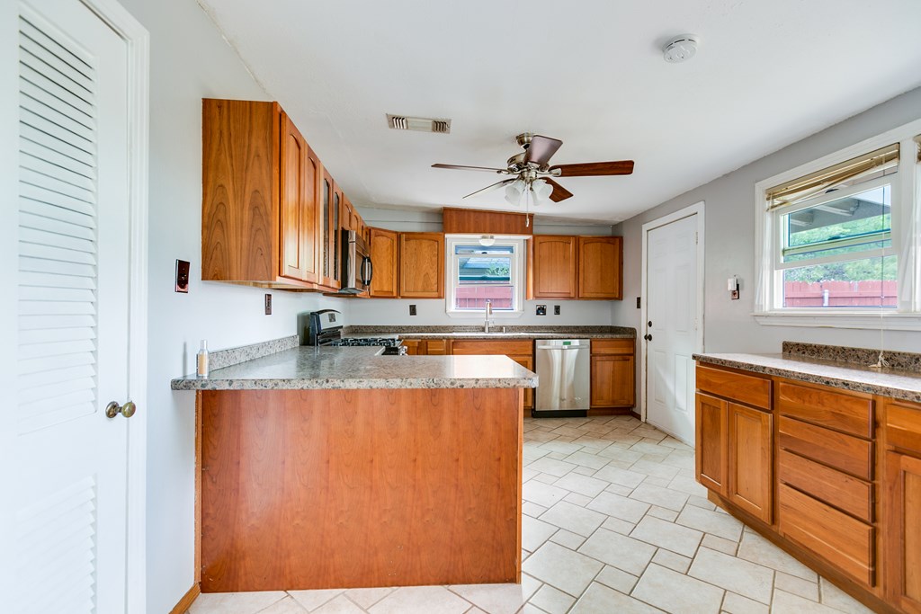 2518 W Harris Ave, San Angelo, Texas image 10