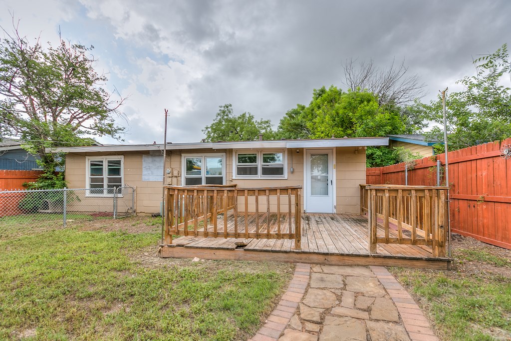 2518 W Harris Ave, San Angelo, Texas image 24
