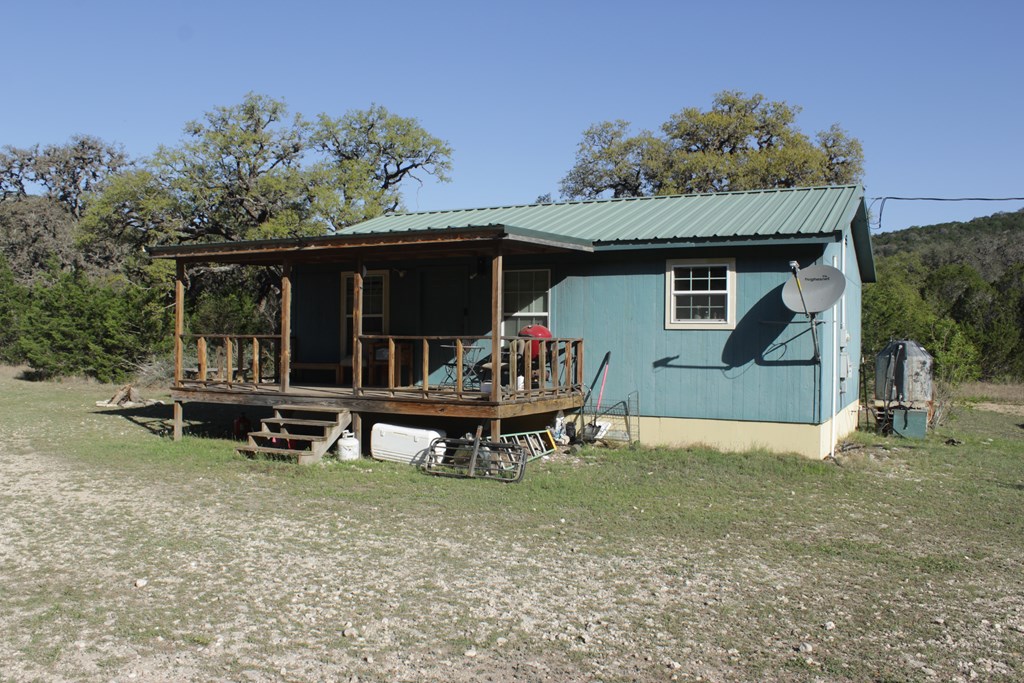 1976 W Cedar Creek Dr, Leakey, Texas image 5