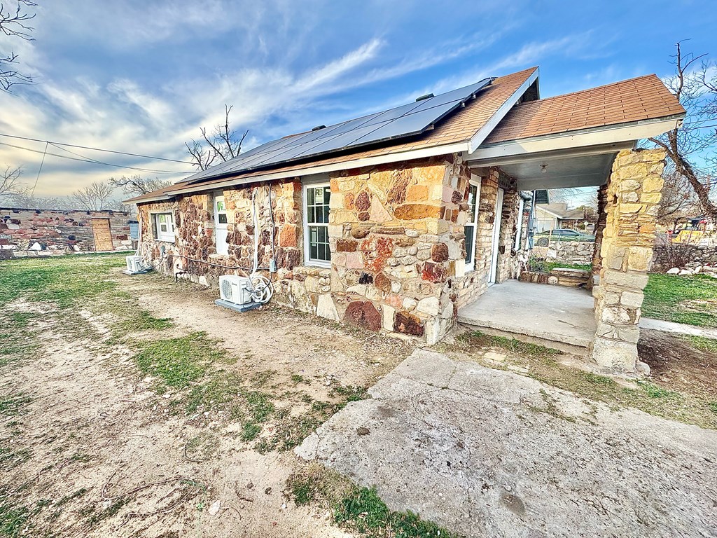 1317 E 18th St, San Angelo, Texas image 7