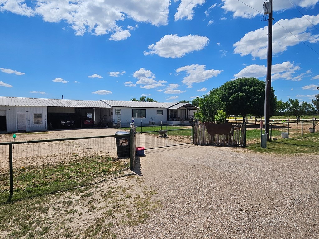 8918 Paradise Lane, San Angelo, Texas image 2
