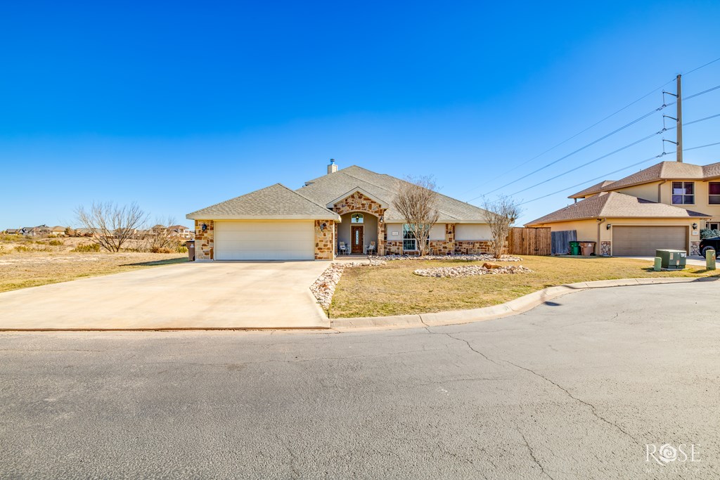 6242 Hallye Court, San Angelo, Texas image 3