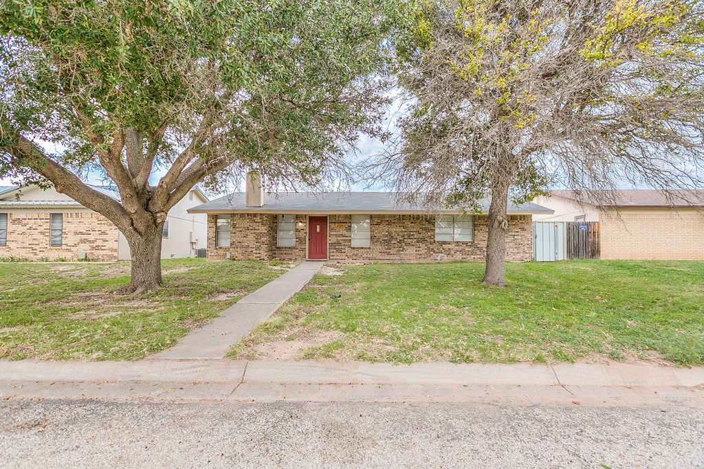 1326 Tres Rios Dr, San Angelo, Texas image 2