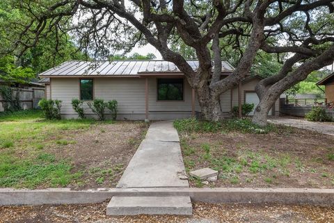 Homes For Sale - 614 Coates Street<br/> Crockett County, Ozona, TX 76943