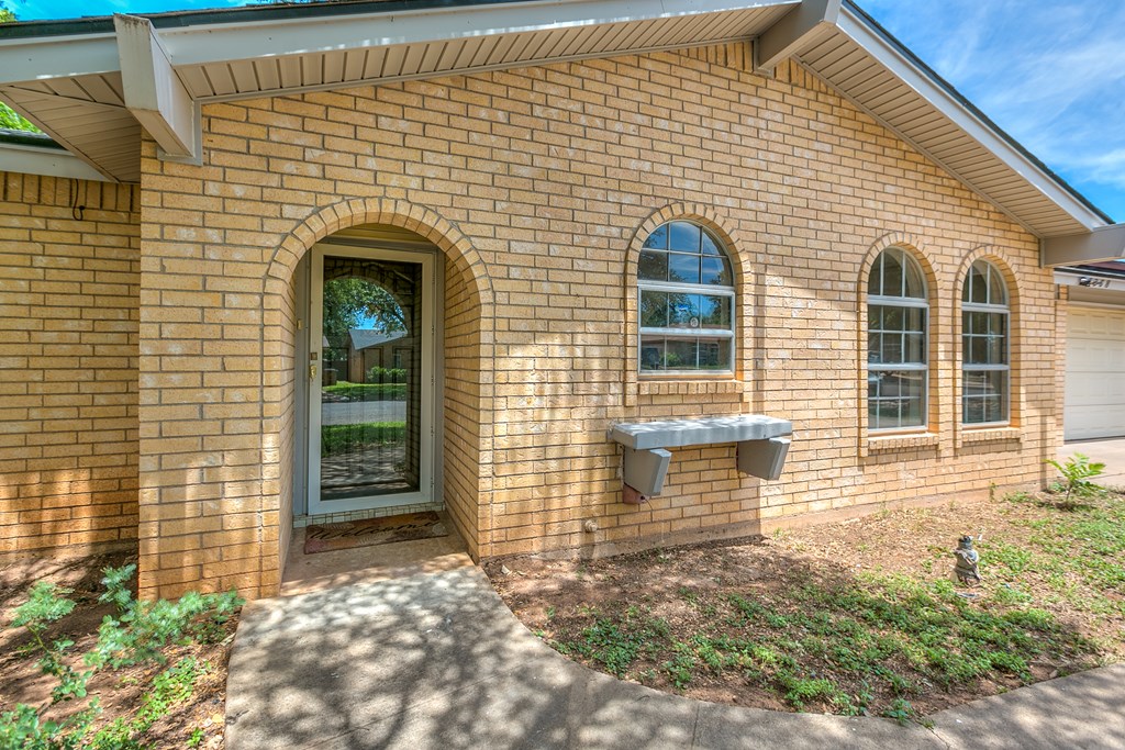 3868 Honeysuckle Lane, San Angelo, Texas image 5