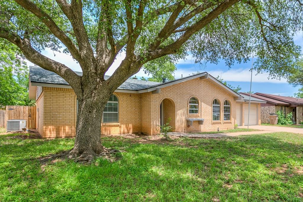 3868 Honeysuckle Lane, San Angelo, Texas image 1
