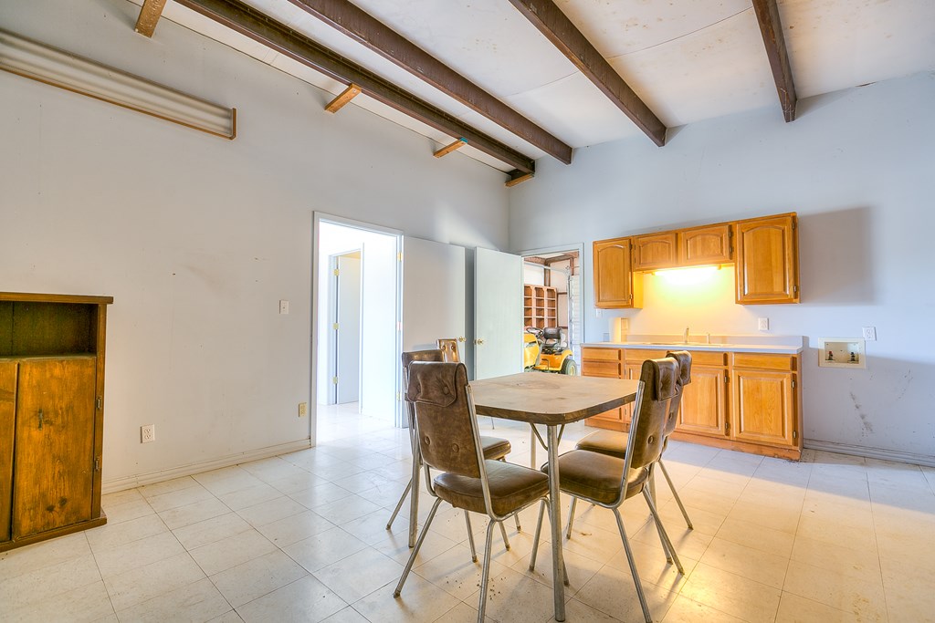 311 40th St, San Angelo, Texas image 31