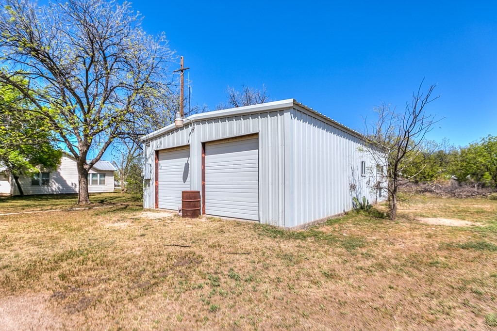 311 40th St, San Angelo, Texas image 27