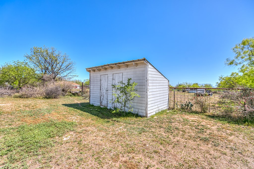 311 40th St, San Angelo, Texas image 26