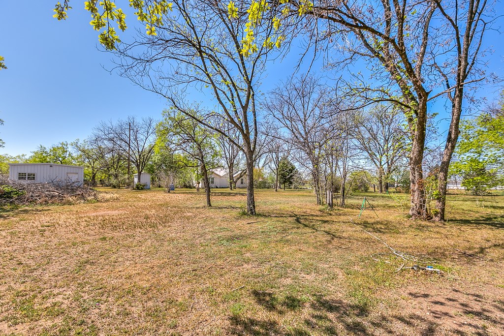 311 40th St, San Angelo, Texas image 37