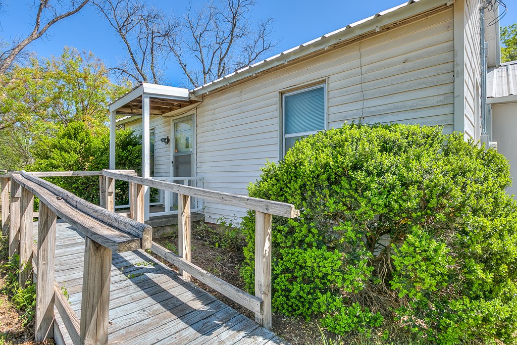 311 40th St, San Angelo, Texas image 4