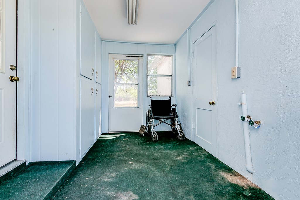 311 40th St, San Angelo, Texas image 22