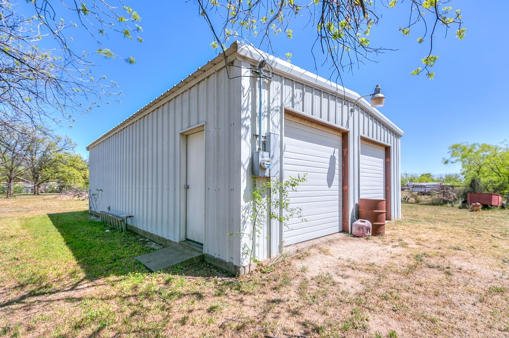 311 40th St, San Angelo, Texas image 28