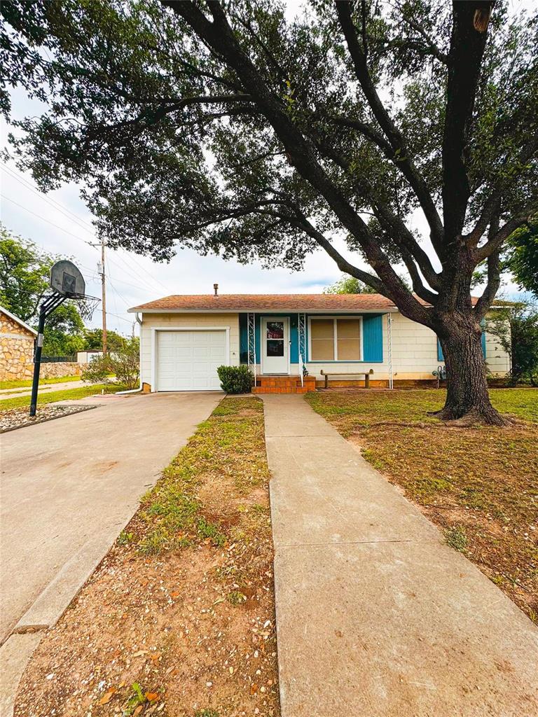 507 Hamilton Ave, Ballinger, Texas image 1